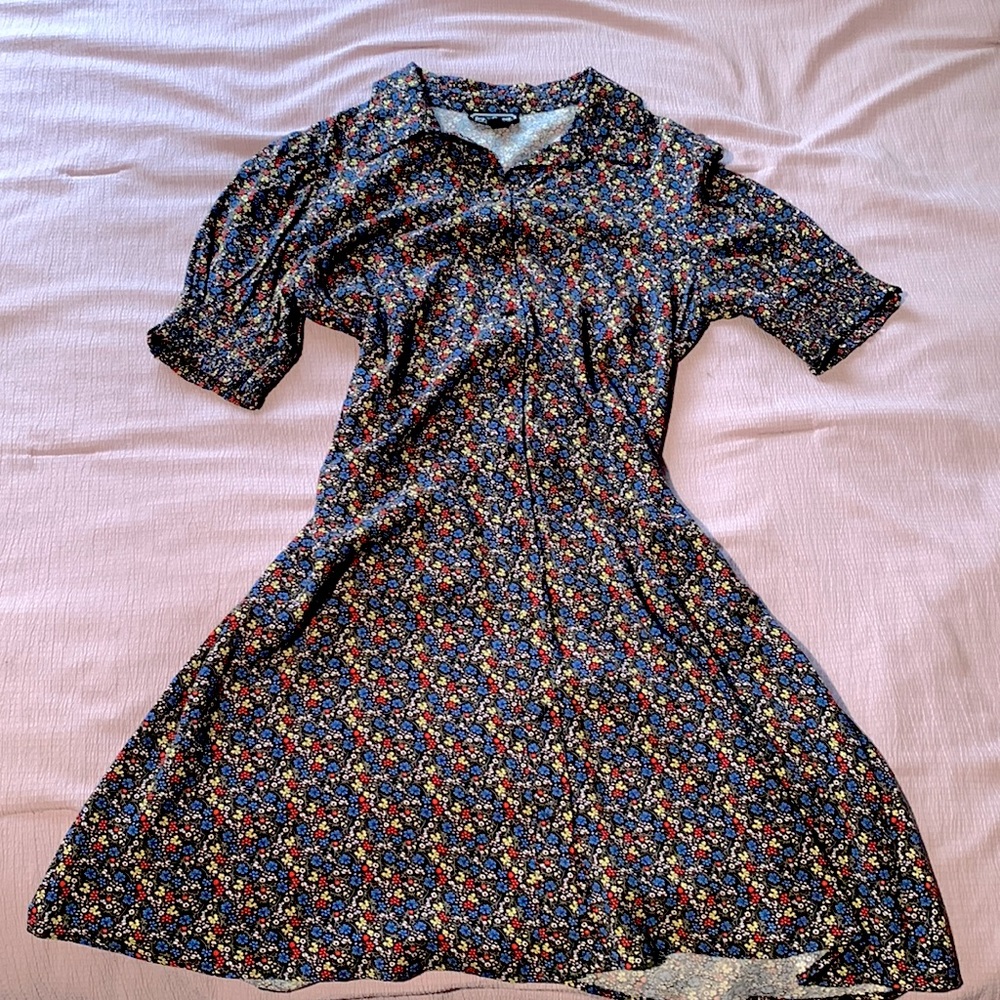 Small floral Ivy Street dress - pre owned